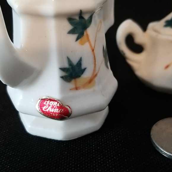 Vintage bundle of six miniature porcelain dishes. - Picture 5 of 7